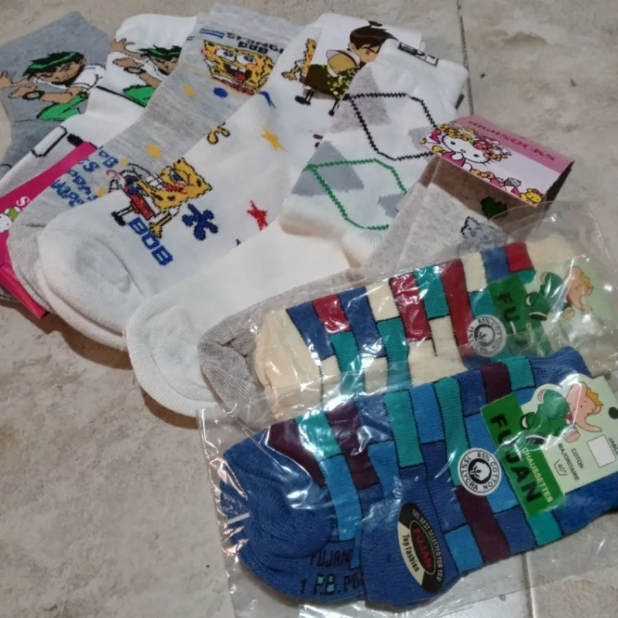 جوراب بچگانه