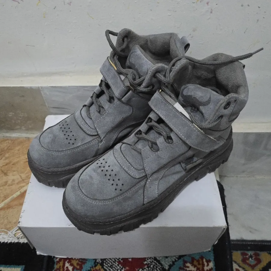 بوت طوسی بوفالو سایز 39