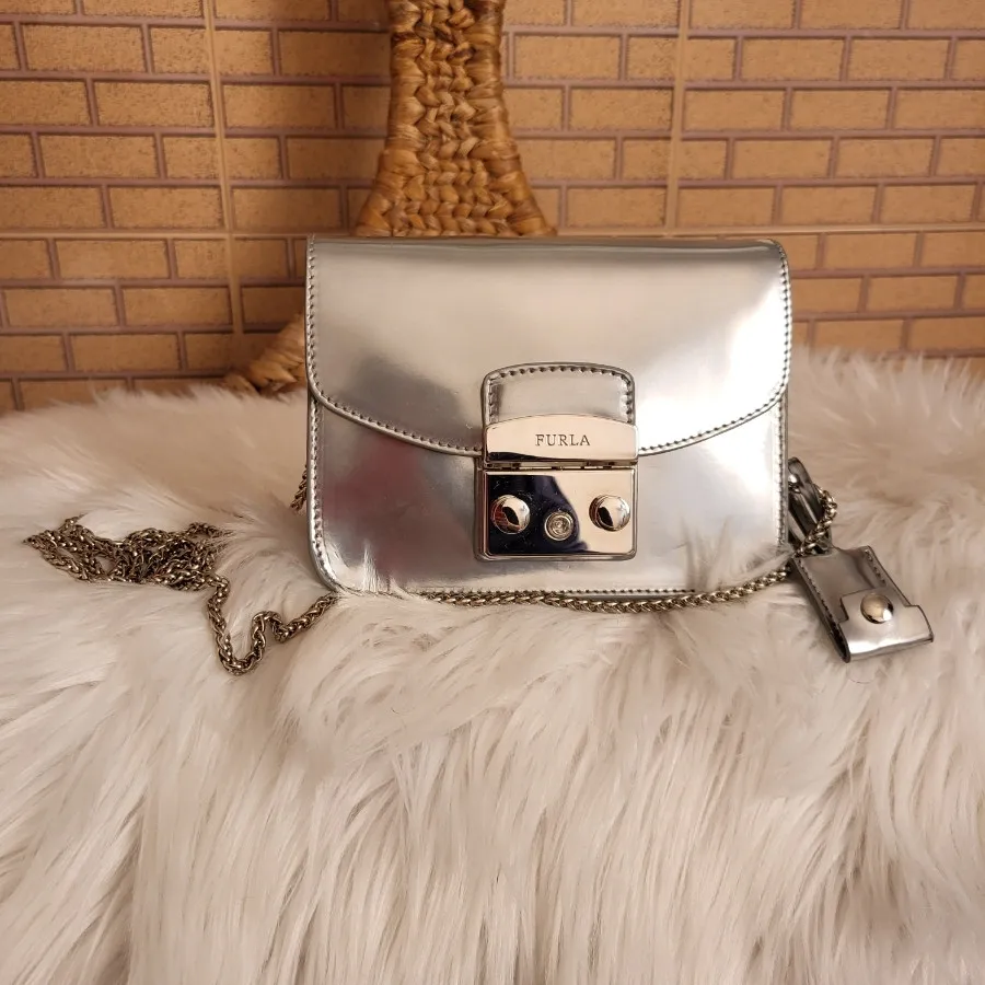 کیف فورلا furla