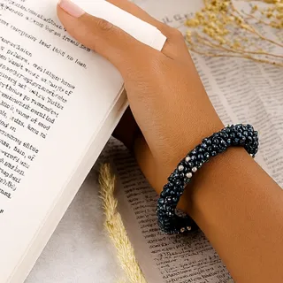 دستبند کشی رنگ خاص و شیک