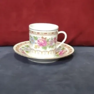 فنجان نعلبکی