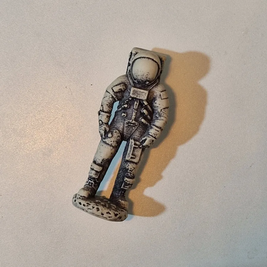 مجسمه آدم فضایی