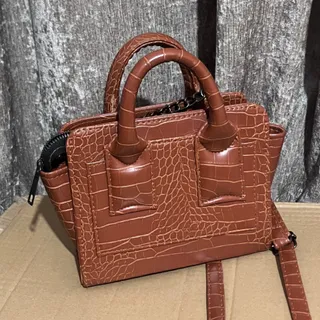 کیف قهوه ای