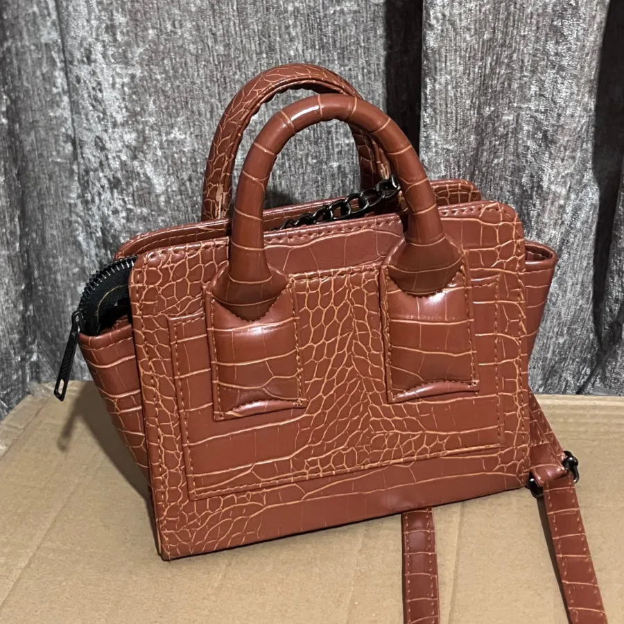 کیف قهوه ای