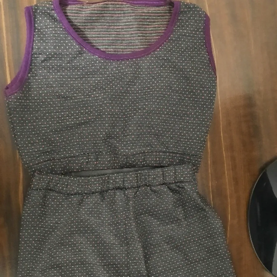 ست نیم تنه و شلوارک ورزشی