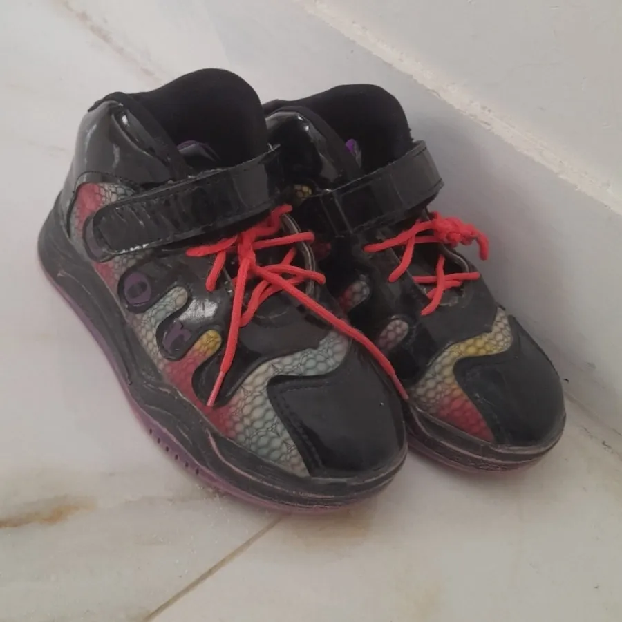 کفش اسپرت ورنی