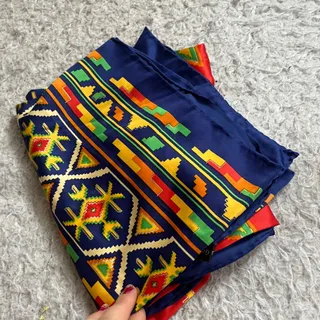 روسری ساتن قرمز