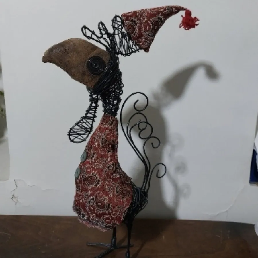 مجسمه دست ساز سیمی