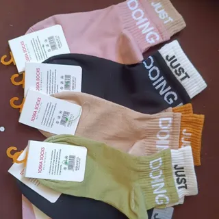 جوراب نیم ساق دولبه