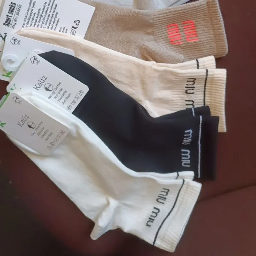 جوراب ساق کوتاه Miu miu