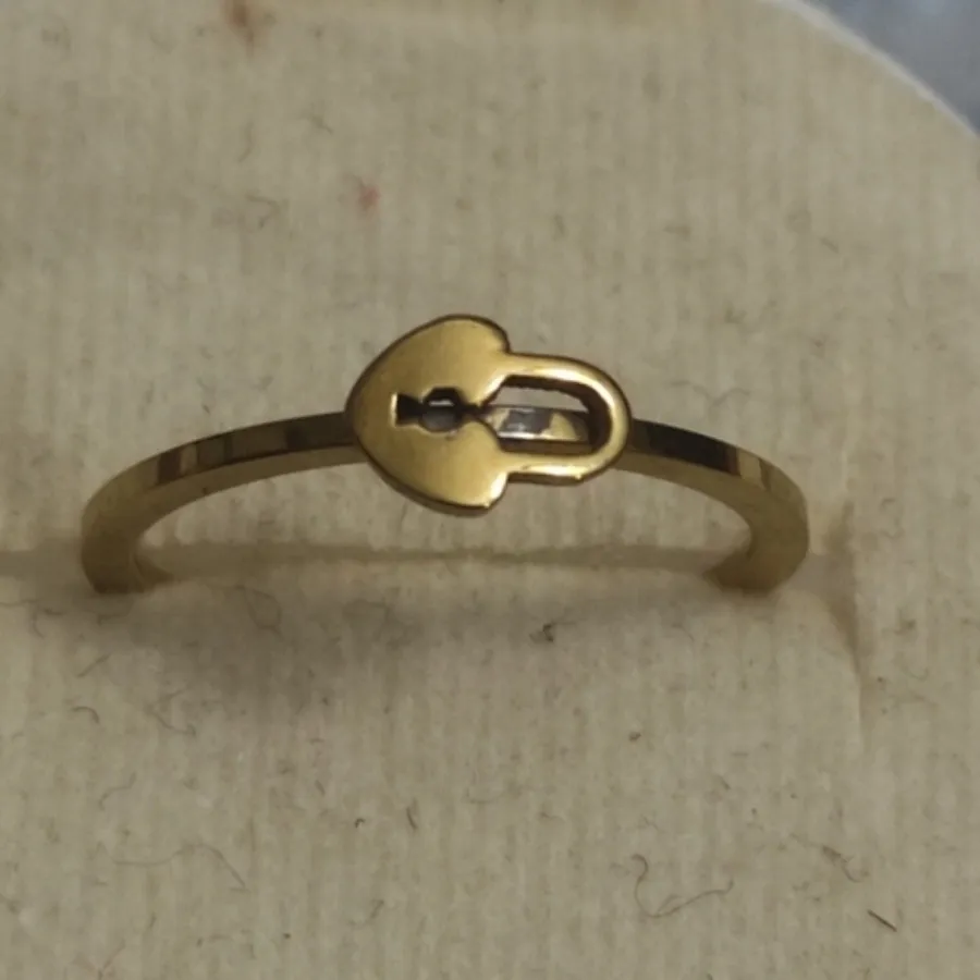 انگشتر «قفل»استیل رنگ ثاب