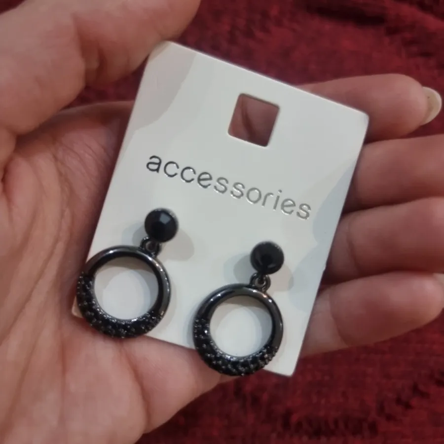 گوشواره واقعا خاص مشکی