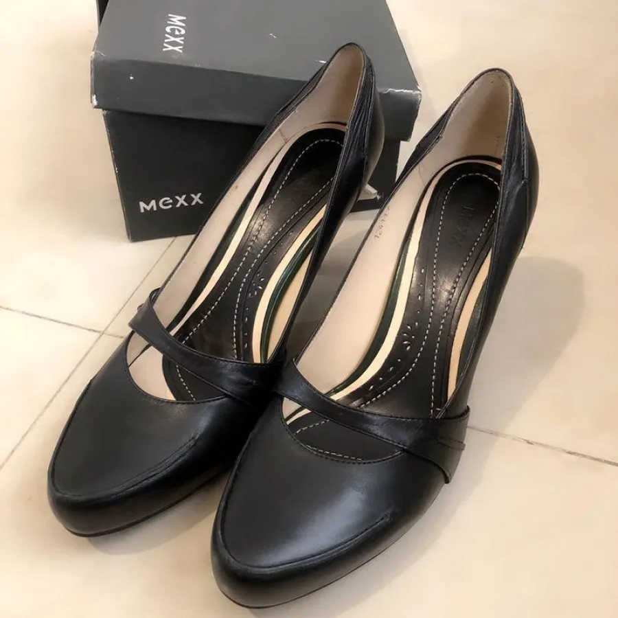 کفش برند mexx