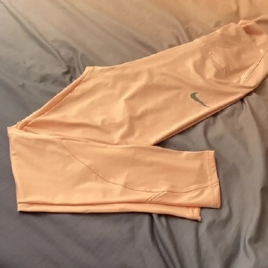 لگ ورزشی زنانه نایکی