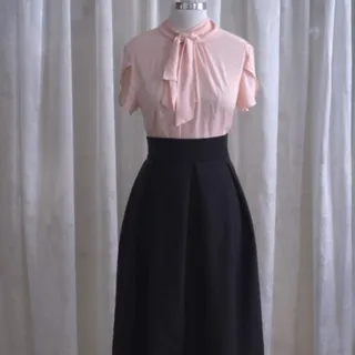 شومیز دامن مشکی پلیسه