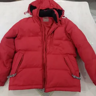 کاپشن برند خارجی پر قرمز