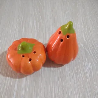 نمک‌پاش دوعددی کدو