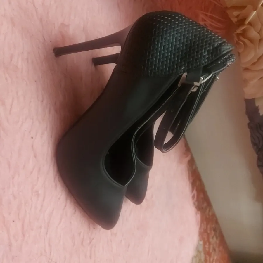 کفش پاشنه بلند