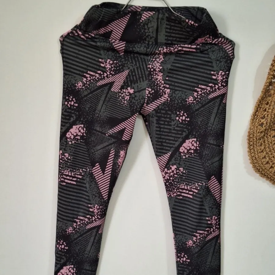 لگ ورزشی دخترانه
سایز 32