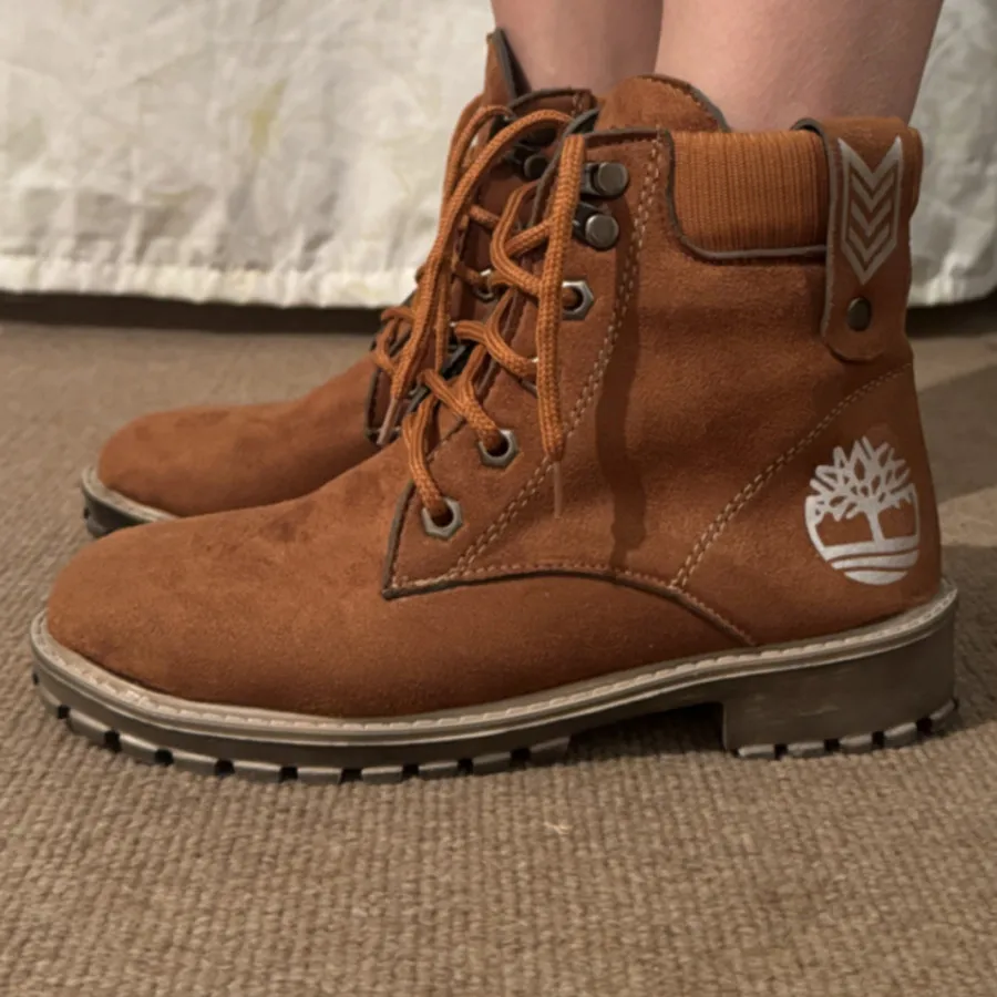 نیم بوت عسلی