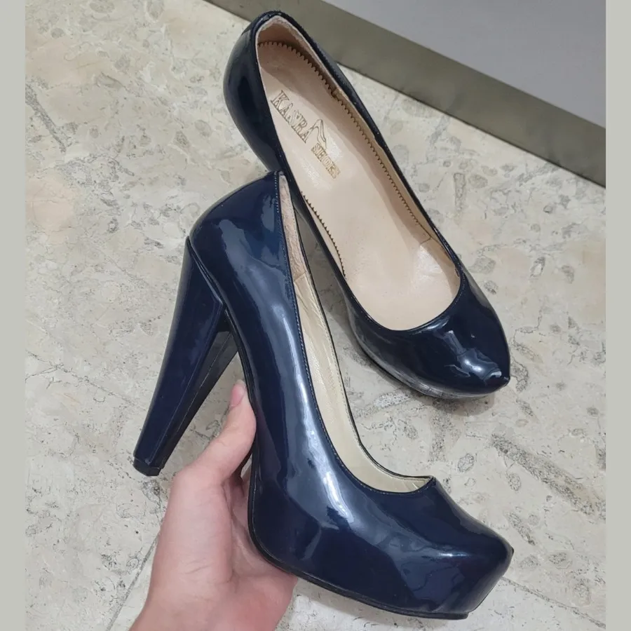 کفش پاشنه بلند