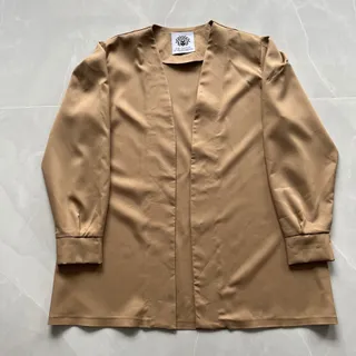 مانتو جلو باز