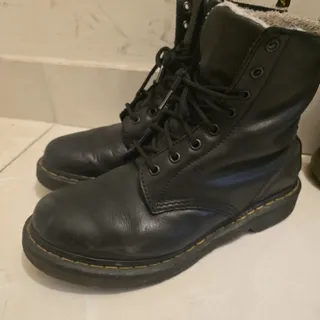 کفش دکتر مارتینز