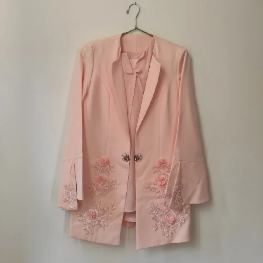 کت و شلوار همراه با تاپ