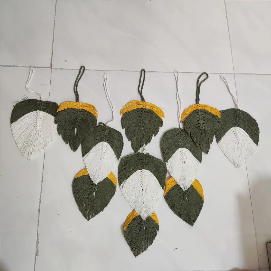 دیوارکوب برگ‌ مکرومه