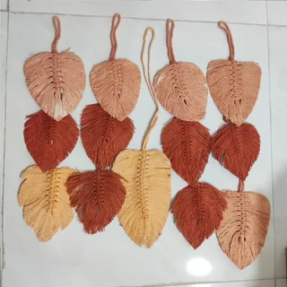 دیوارکوب برگ‌ مکرومه