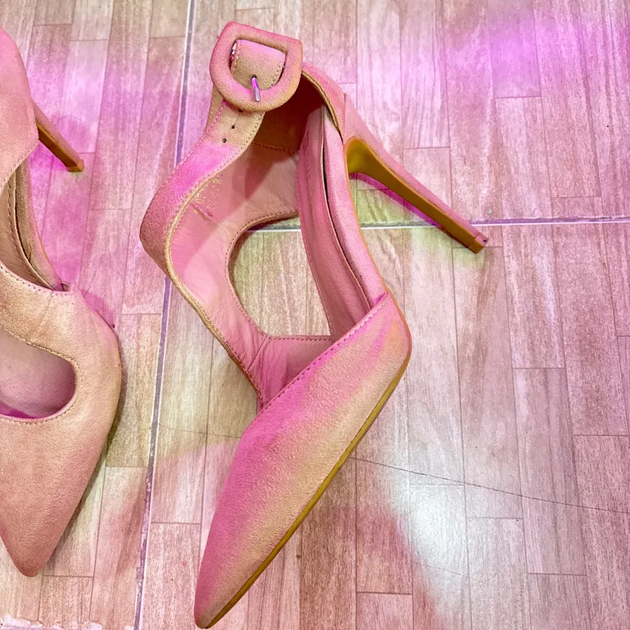 مخمل پاشنه دار