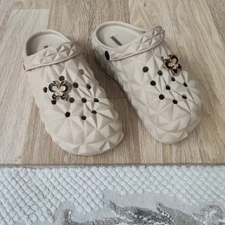 کراکس پروانه