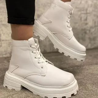 بوت سفید ومشکی