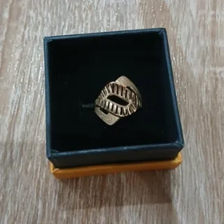 انگشتر زیبای رنگ ثابت