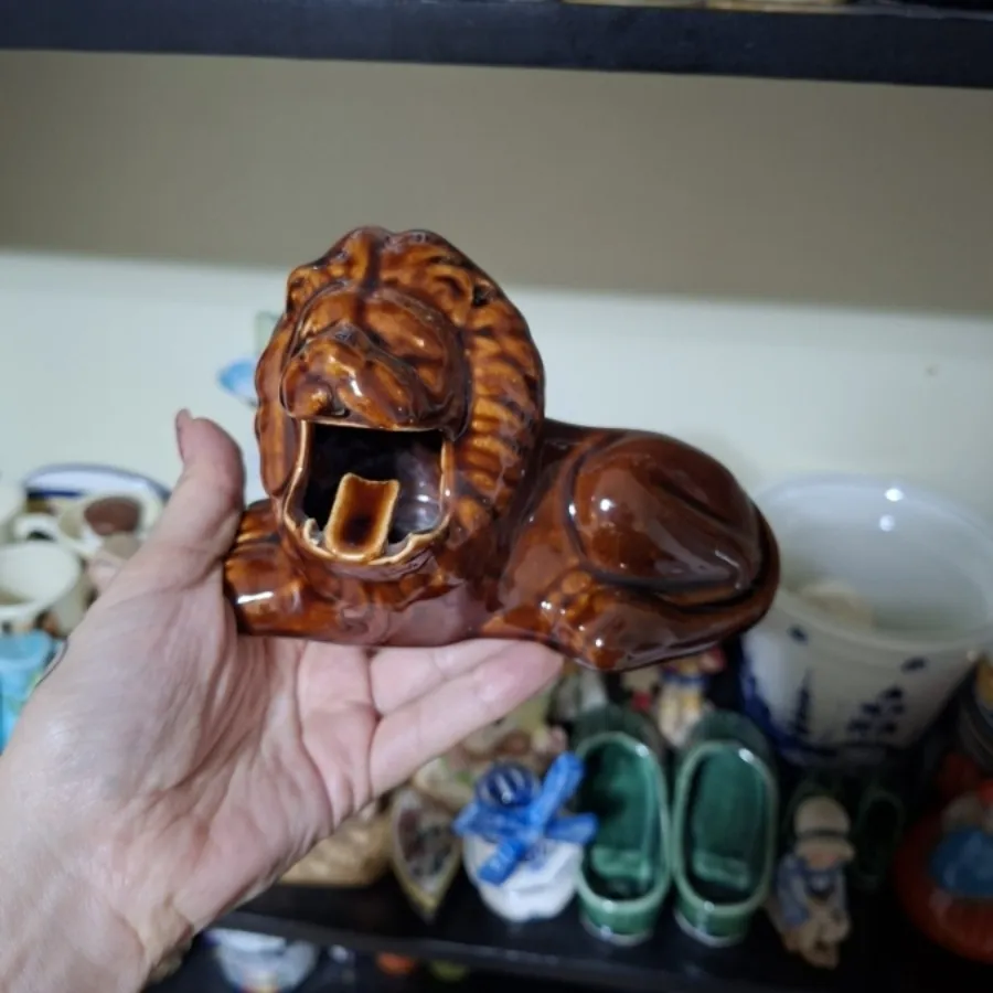 زیرسیگاری سرامیکی قدیمی