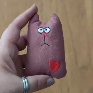 سنجاق سینه و کیف و...