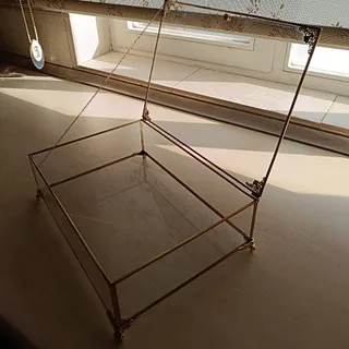 باکس شیشه و فلز