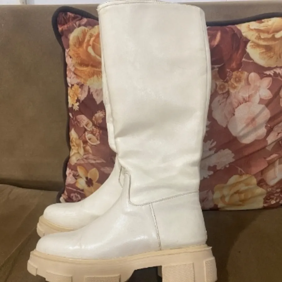 بوت بلند کرم