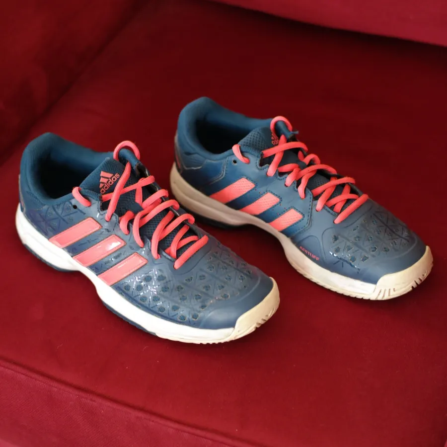 کتونی تنیس آدیداس