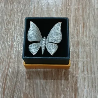 انگشتر پروانه بزرگ