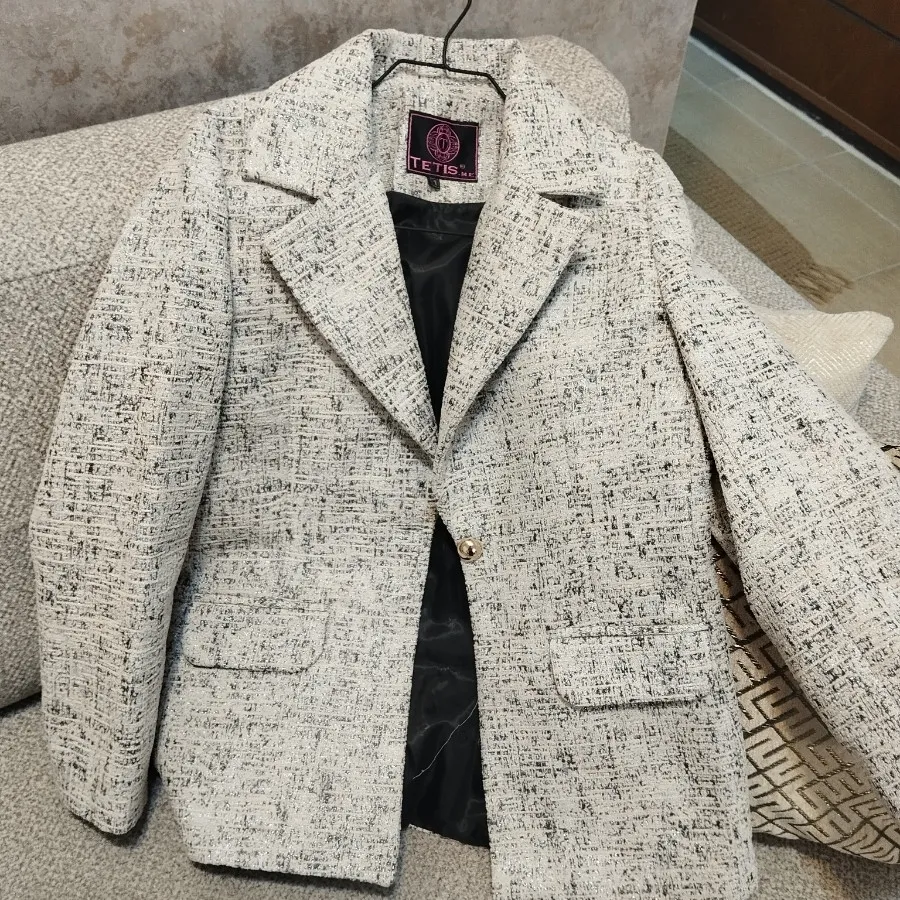 کت زیبای آستردار