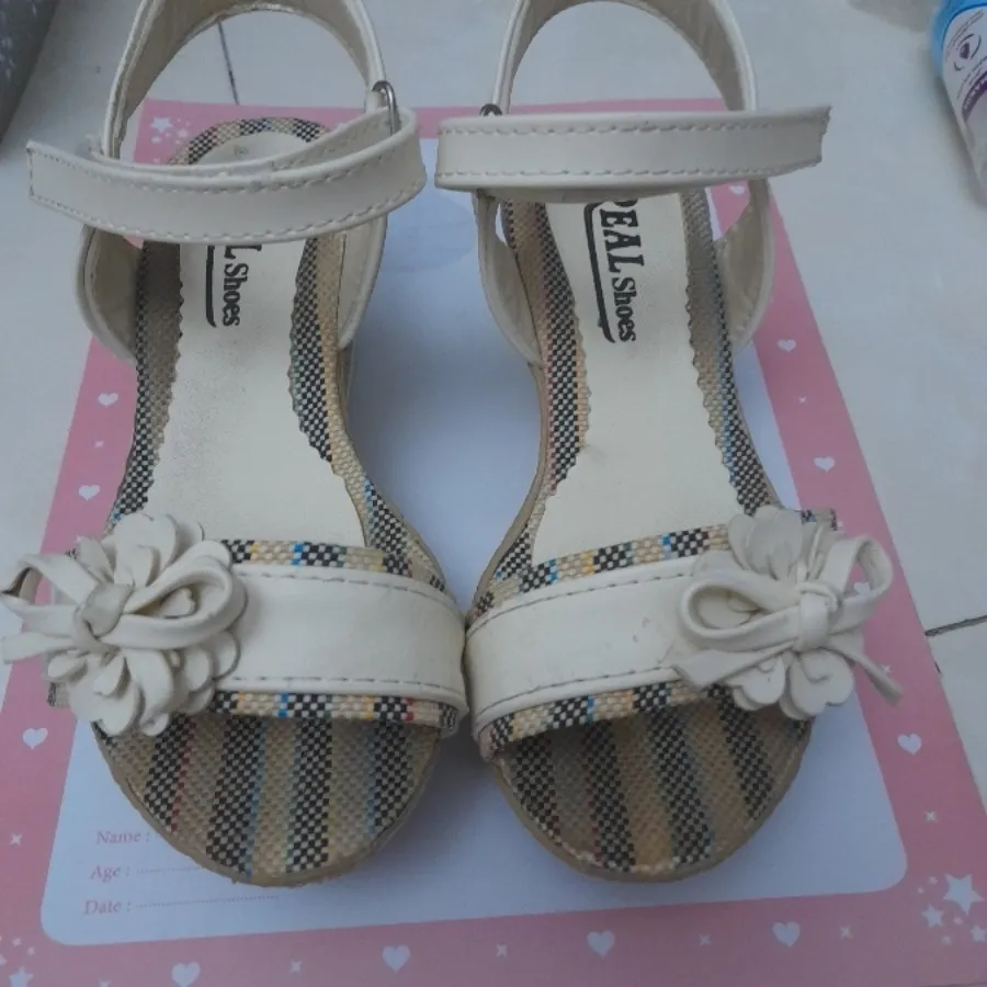 صندل دخترانه