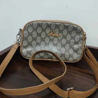 کیف قهوه‌ای