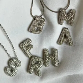 گردنبند حروف پفکی جواهری