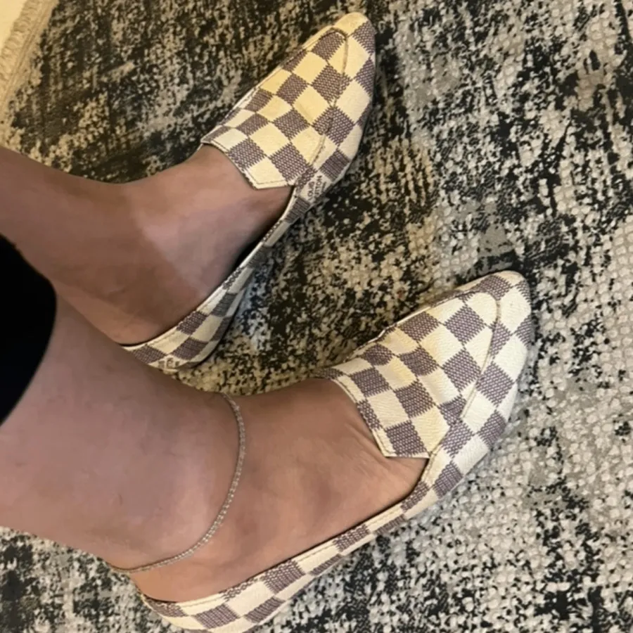 کفش کالج ال وی