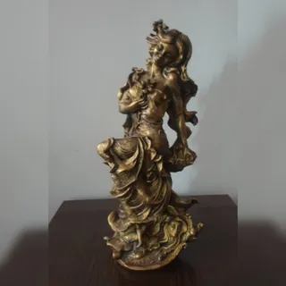 مجسمه ویرگو