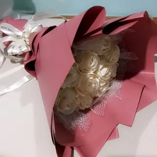 دسته گل مصنوعی مناسب هدیه