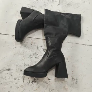 کفش برند pull bear