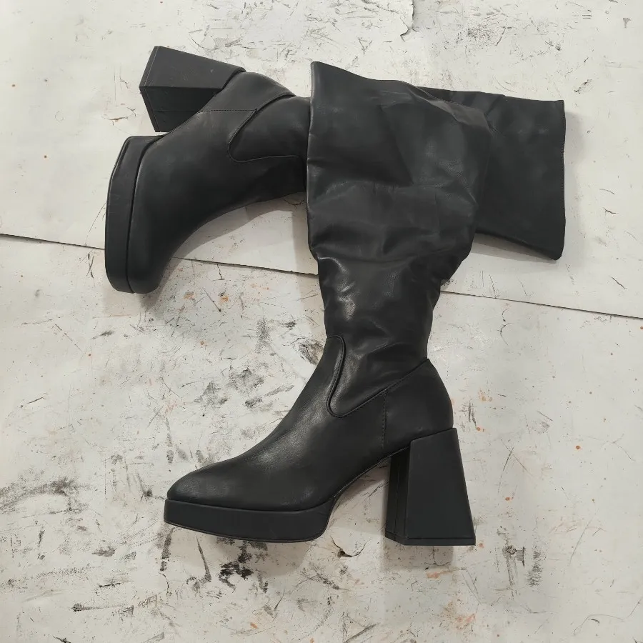 کفش برند pull bear