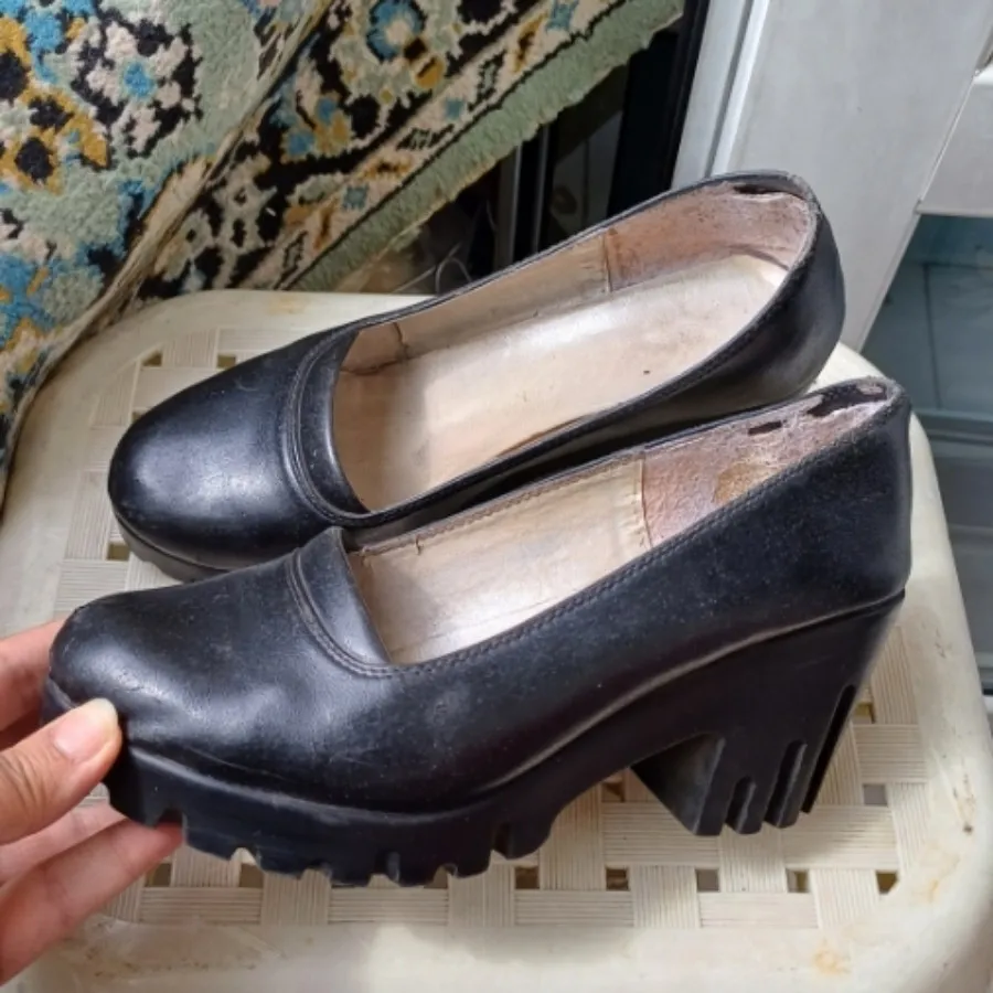 کفش پاشنه دار